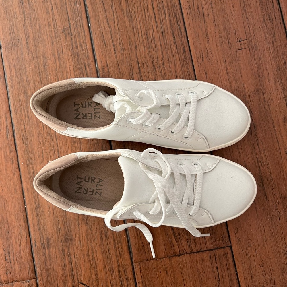 Naturalizer Cream and Tan Casual Sneakers Size 7